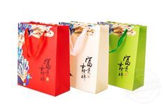 定制紙袋為業(yè)務(wù)帶來(lái)好處   定制紙袋是有用的營(yíng)銷(xiāo)工具[吉彩四方]